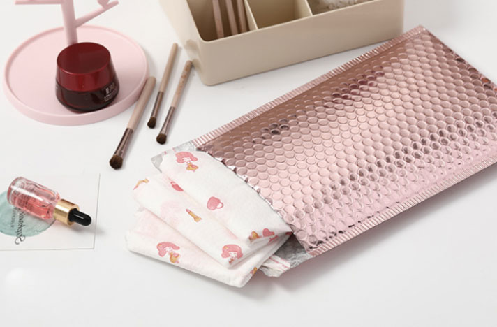 metallic bubble mailers application.jpg