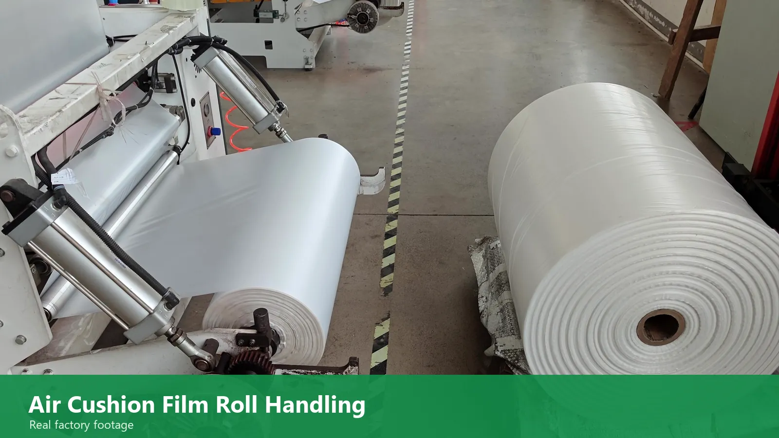 air-cushion-bag-factory-roll-handling.webp