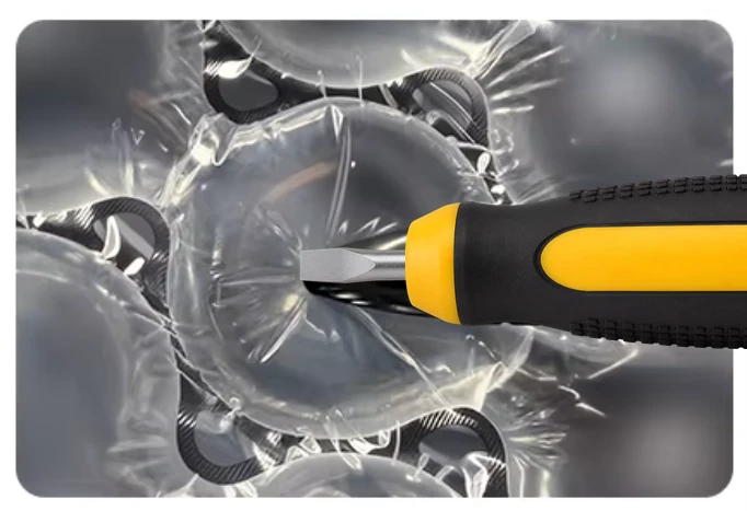 air-cushion-bag-screwdriver-pressure-test.webp